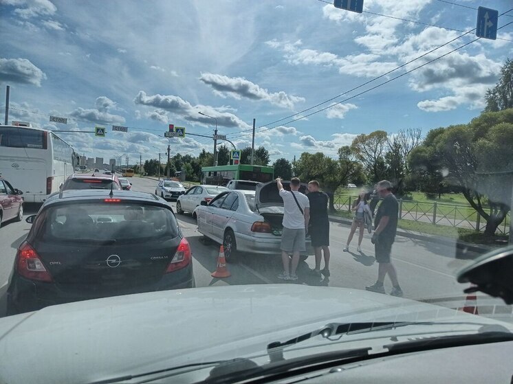 "Автобусу сильно досталось": псковичи обсуждают массовое ДТП
