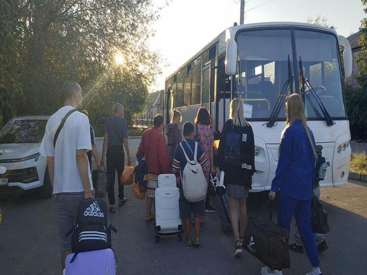 В Подмосковье на отдых и оздоровление отправилась группа детей и родителей из Херсонской области