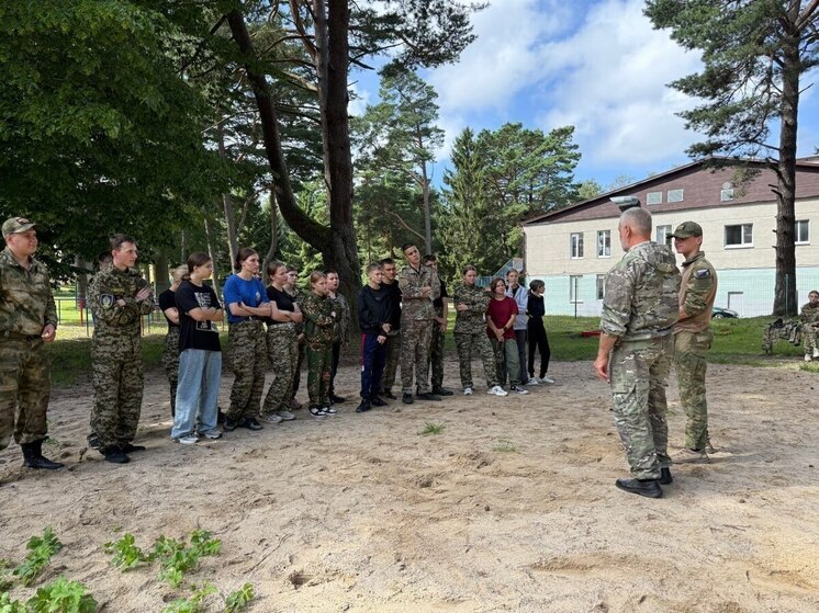 Курские школьники проходят обучение в военно-патриотическом центре «Авангард»