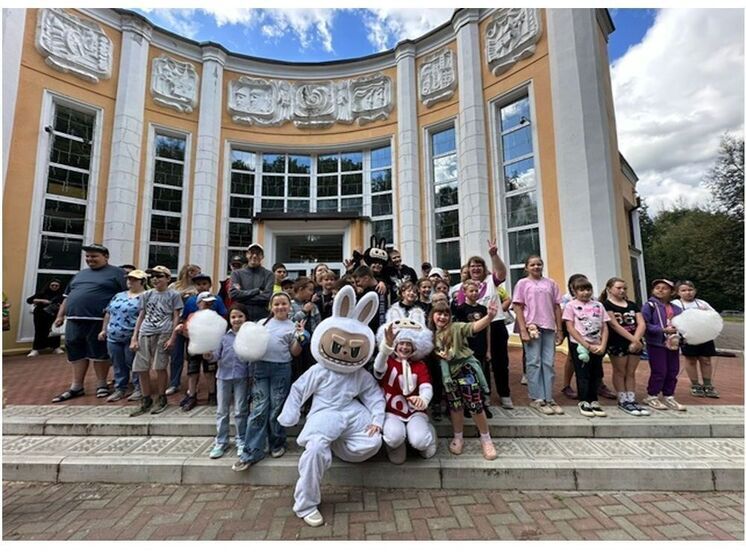  Ярцевские "Особята" отметили Медовый Спас в кинотеатре "Россия"