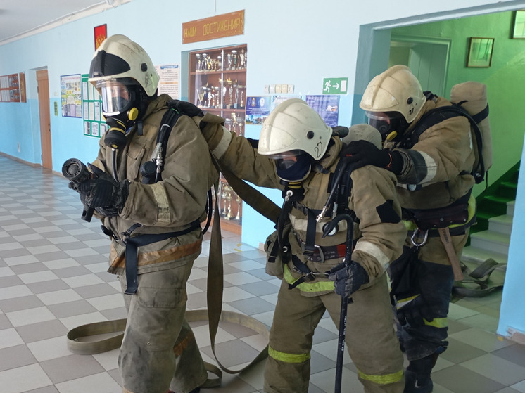 Во Мценском районе прошли учебные пожарные учения в школе