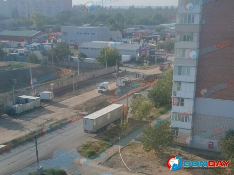 В Таганроге на улице Сызранова собрались экстренные службы