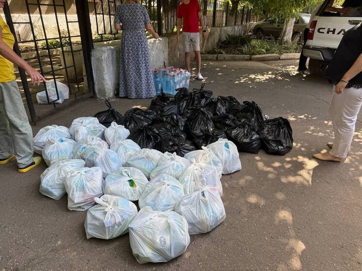 Депутаты Народного Совета ДНР привезли гуманитарную помощь жителям Горловки