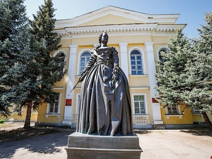 Александр Козловский поздравил жителей Новоржева с 248-й годовщиной со дня основания города