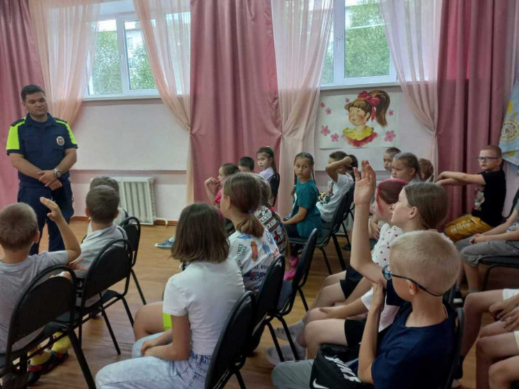 Полицейские рассказали детям в Ковдоре, как безопасно провести лето