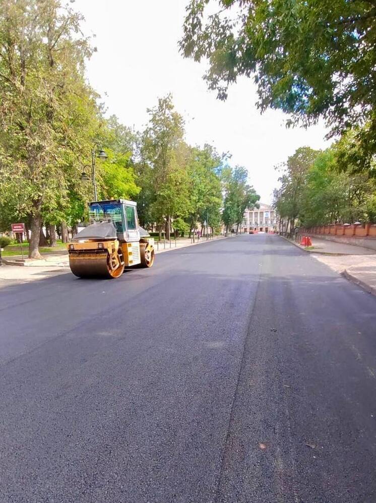 В Пскове продолжается ремонт дорог