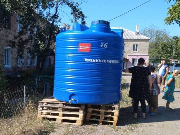 Шесть емкостей для воды установили в Макеевке