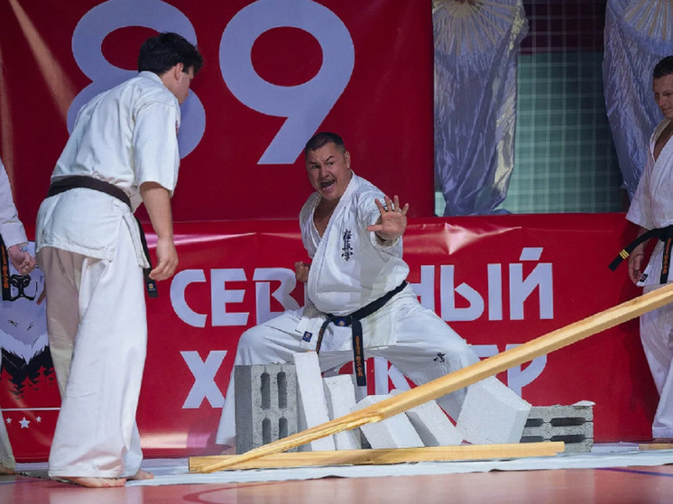 Самый большой в ЯНАО центр «Северный характер» открыл губернатор в Тарко-Сале