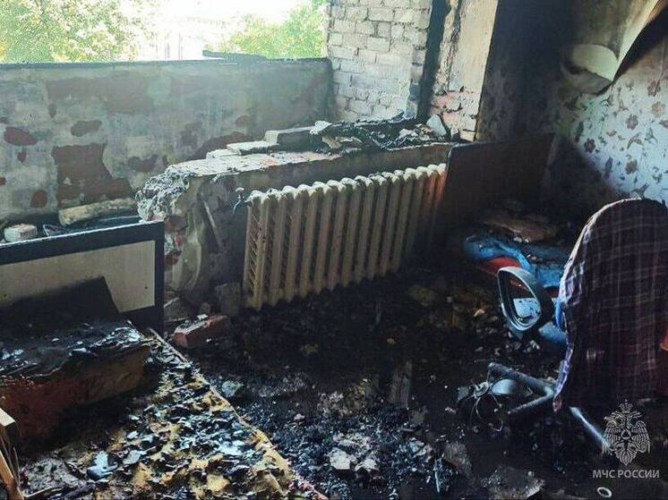 В Ясиноватой огнеборцы спасли женщину из горящей многоэтажки