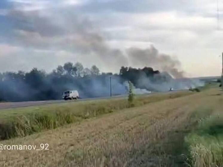 Сняли на видео, как дроны ВСУ атакуют курскую дорогу в Рыльском районе