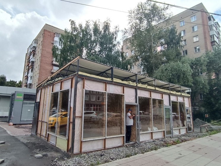 На углу Малышева и Восточной в Екатеринбурге строят новый крупный павильон
