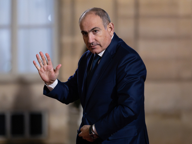 Пашинян принес извинения перед народом за оскорбление клириков Армянской церкви