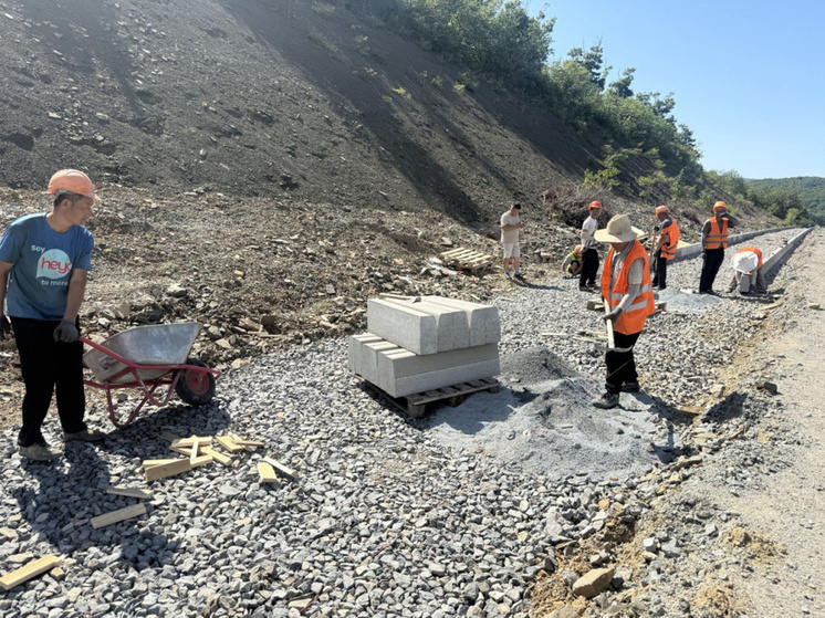 На Русском острове строят новую велодорожку с выходом к морю