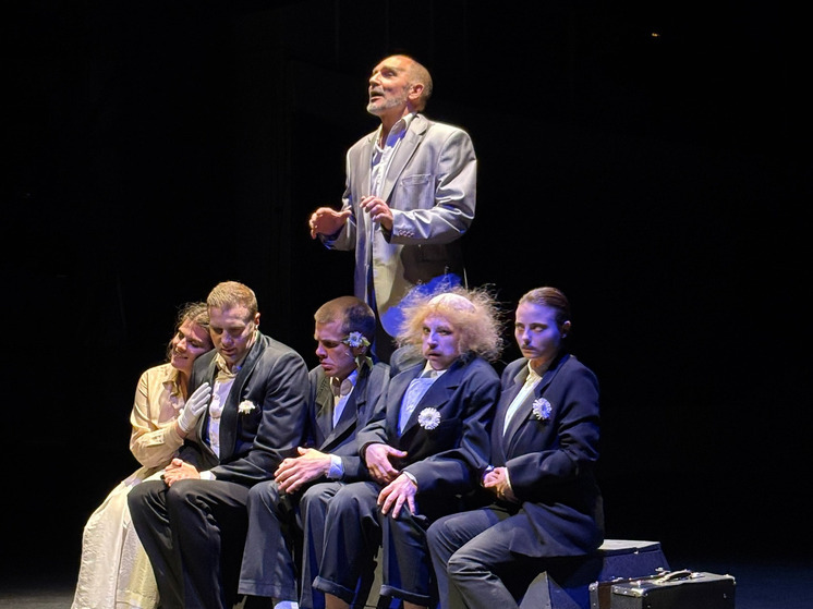 Смоленский драмтеатр открыл сезон премьерным показом пяти мини-спектаклей