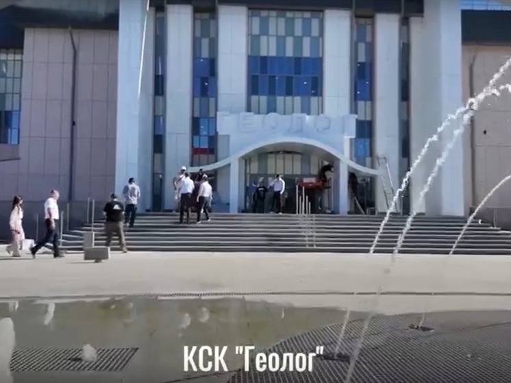 Затянувшийся ремонт в КСК «Геолог» в Тарко-Сале завершится в сентябре