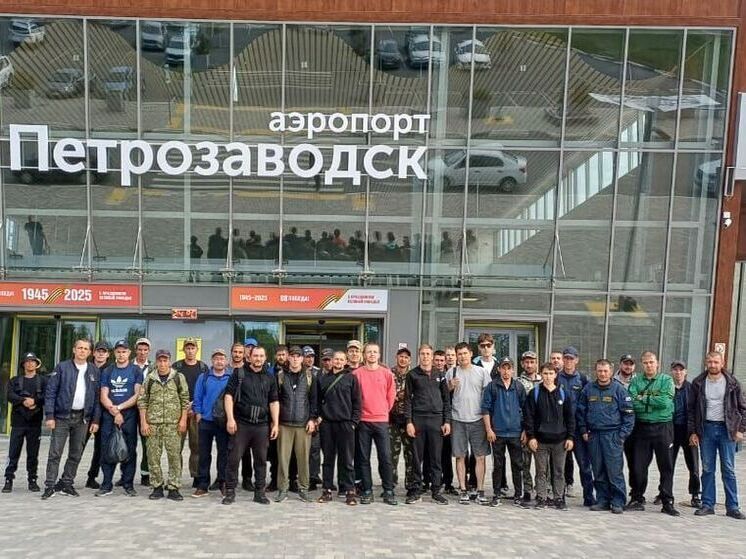 Тюменские пожарные-десантники вернулись домой после успешной миссии в Карелии