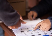 На президентских выборах в Боливии впервые состоится второй тур, на котором за пост президента будут бороться два кандидата от правых сил, что ознаменует окончание почти 20-летнего правления левого Социалистического движения (Mas).