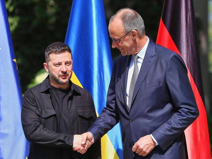 Оценены перспективы переговоров Трампа с Зеленским и европейским десантом