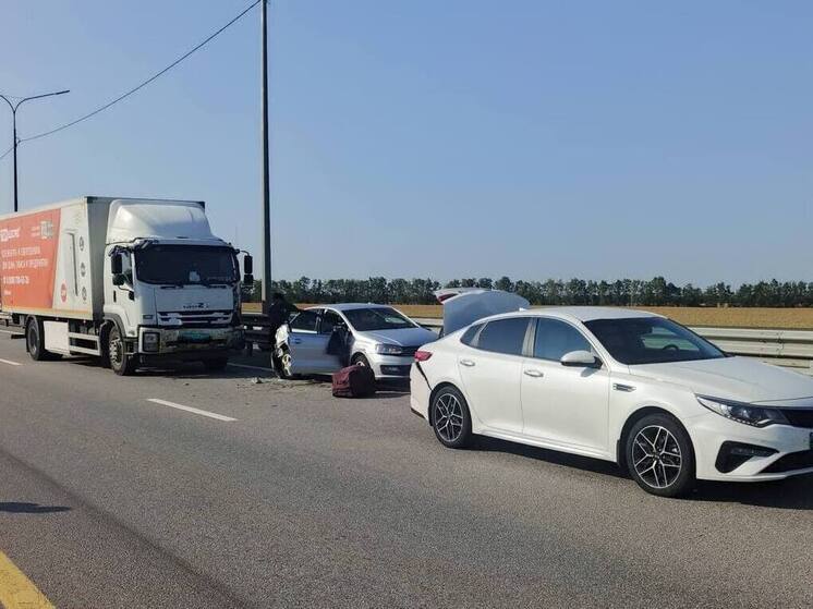 Двое детей и один взрослый попали в больницу после ДТП под Воронежем