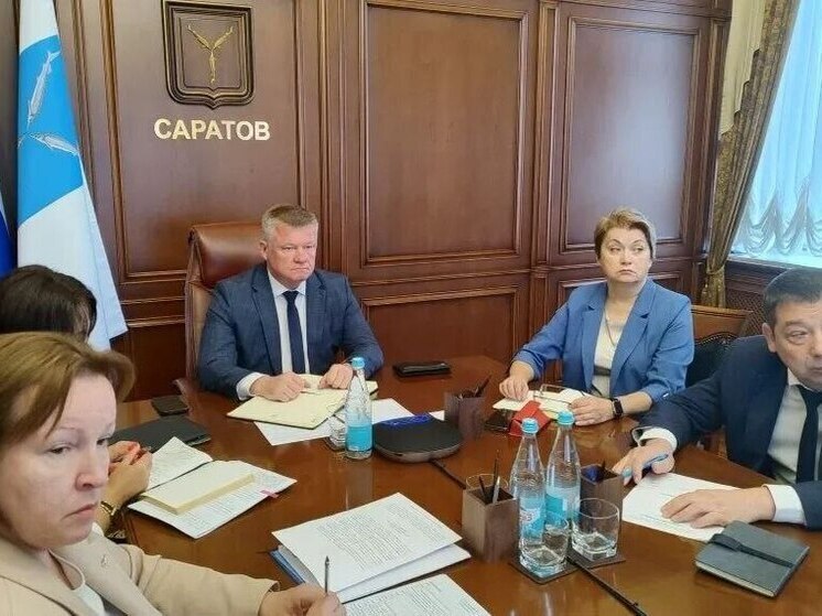 Мэр Саратова уволил чиновника после объезда Гагаринского района