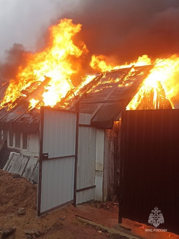 Пылало ярче солнца. В Псковево время пожара 6 хозяйственных построек выгорели изнутри