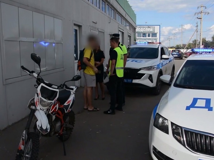 Под Энгельсом задержали троих несовершеннолетних водителей питбайков