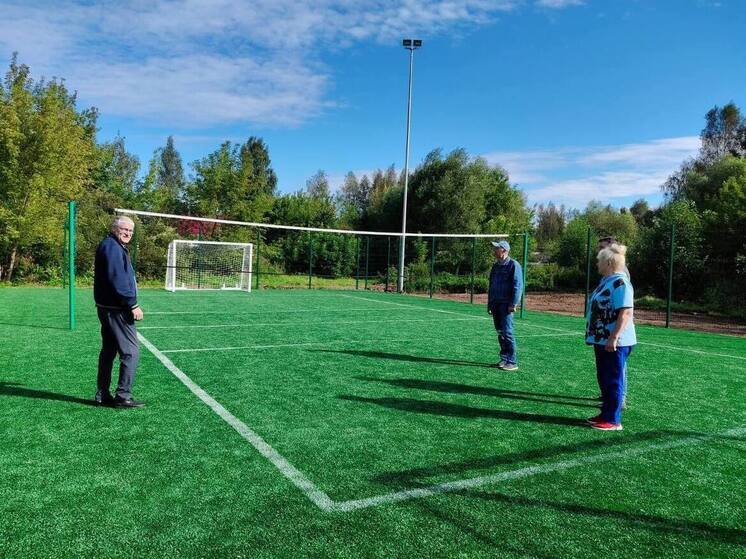 Новая спортивная площадка появилась в великолукской деревне