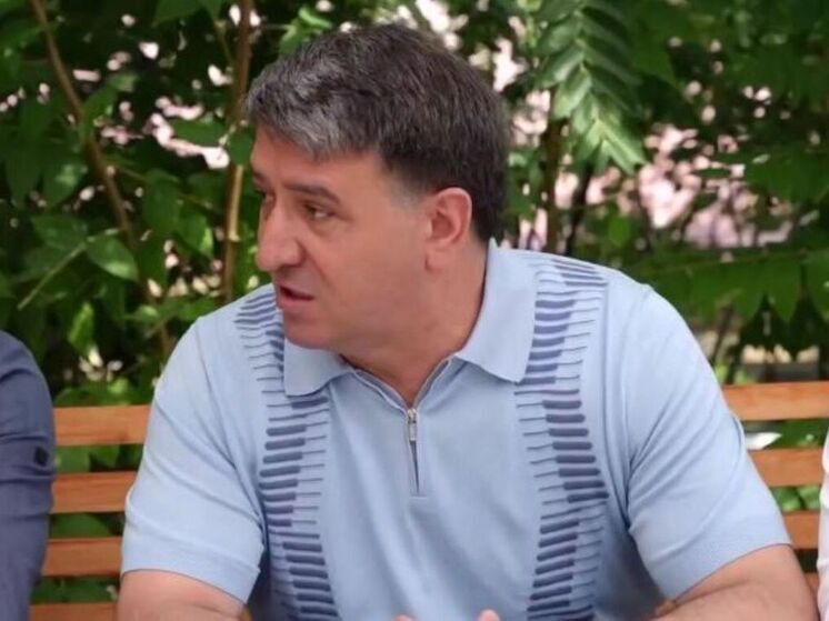 Мэр Махачкалы обсудил с жителями спорное строительство жилого комплекса у Портовской больницы