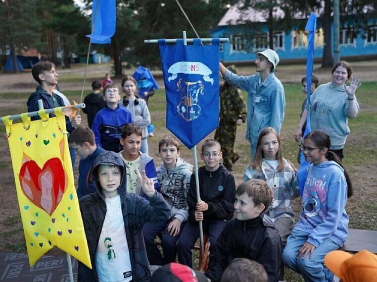 В Кировской области летняя оздоровительная кампания для школьников набирает обороты, предлагая ребятам разнообразные возможности для развития и отдыха