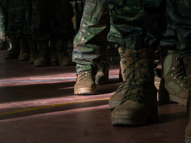 Штурмовик ВС РФ рассказал, что солдаты ВСУ отступают из Разино в ДНР под видом гражданских