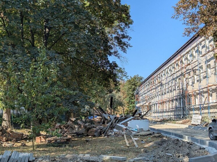 Мэр Ессентуков проверил ход капремонта городских школ