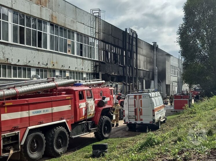 В Самарской области горел цех по производству полиэтиленовой пленки