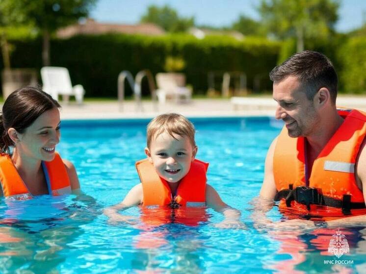 Псковичам рассказали, как обезопасить отдых в бассейне