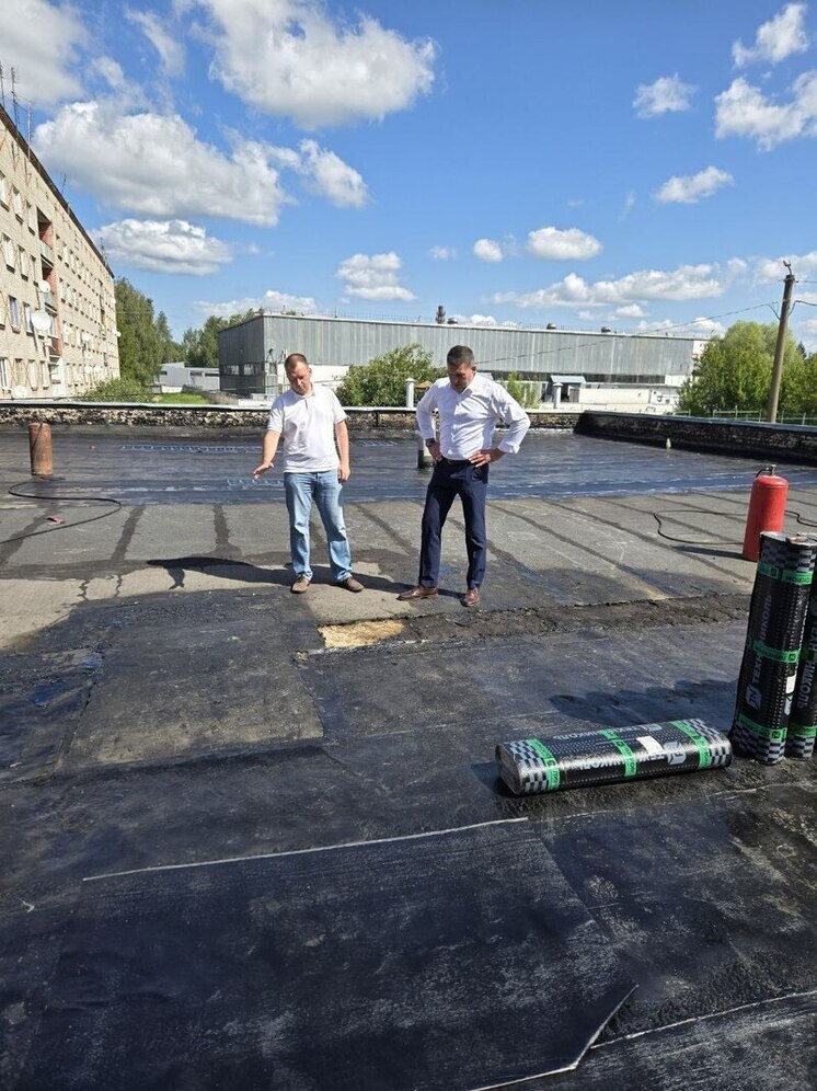 В малоярославецком спортклубе уложили в два слоя рубероид