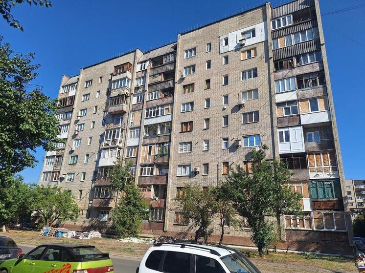 Заместитель губернатора Челябинской области оценил ремонт дома в Ясиноватой