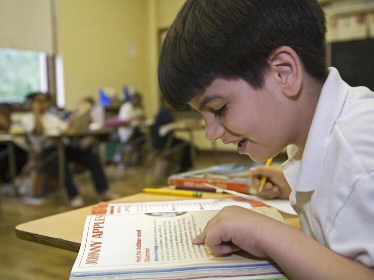 Выявлена невидимая связь детских проблем с вниманием и подростковой преступностью