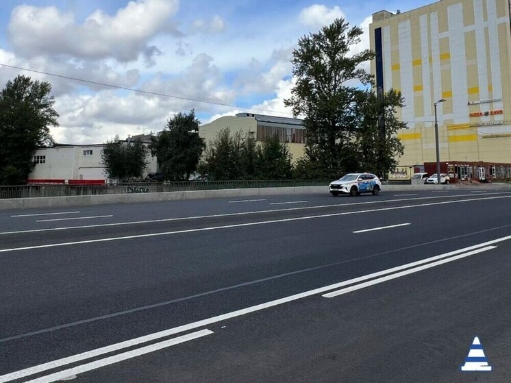 На мосту Энергетиков появилась гладкая дорога для петербуржцев