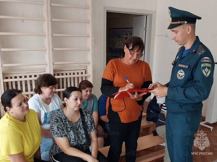 В Орловской области с работниками детского сада провели противопожарный инструктаж