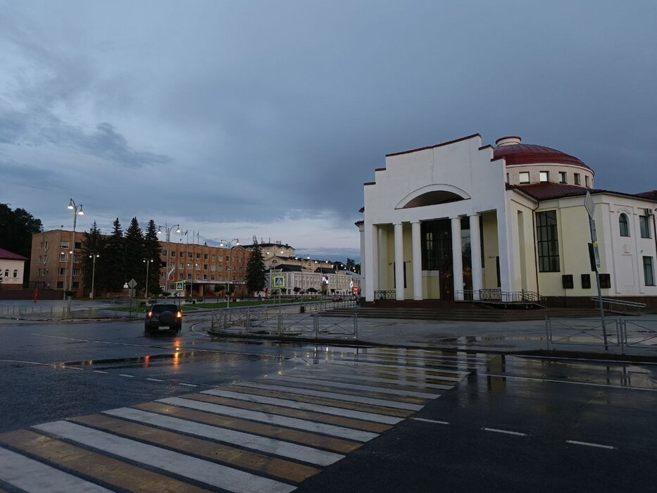 Переулок с фонарем