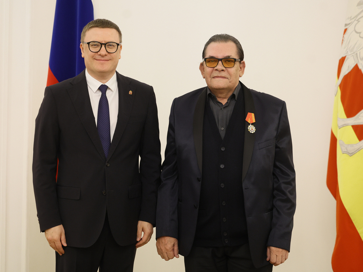 Алексей Текслер вручил региональные награды создателям оперы «Петр Первый»