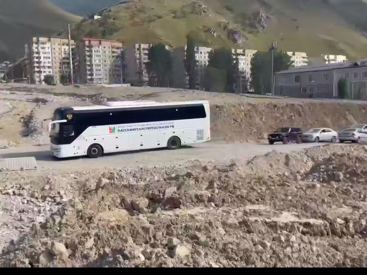 В Тырныаузе завершили строительство временной дороги через реку Герхожан-Суу