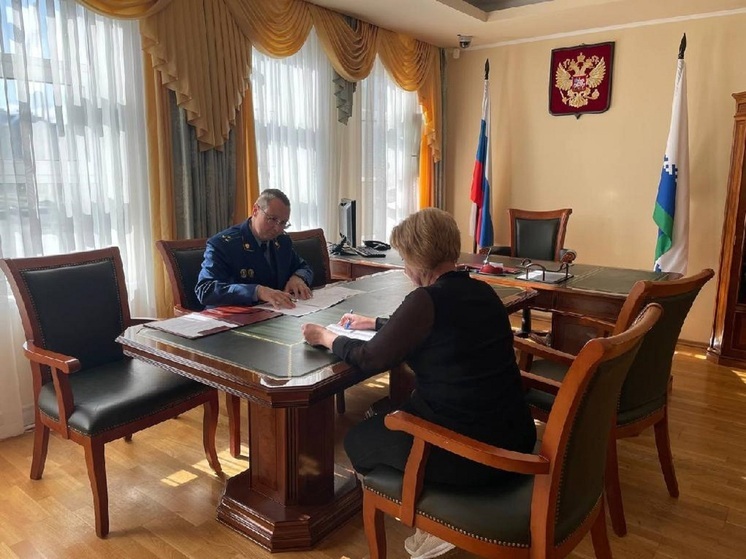 Зам прокурора АО и НАО принял граждан в приемной Президента