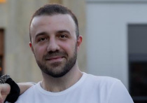 Уроженец Дагестана Гасан Садулаев самостоятельно задержал 48-летнего гражданина, который применял действия насильственного характера на юго-востоке столицы к 20-летней москвичке. В отношении злодея возбуждено уголовное дело.