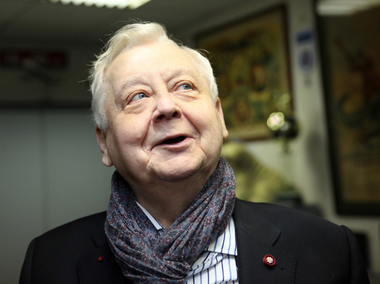 Oleg Tabakov in character, showcasing his transformative acting ability.