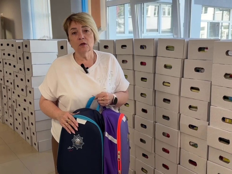 Санкт-Петербург подарит более 19 тысяч канцелярских наборов школьникам Мариуполя