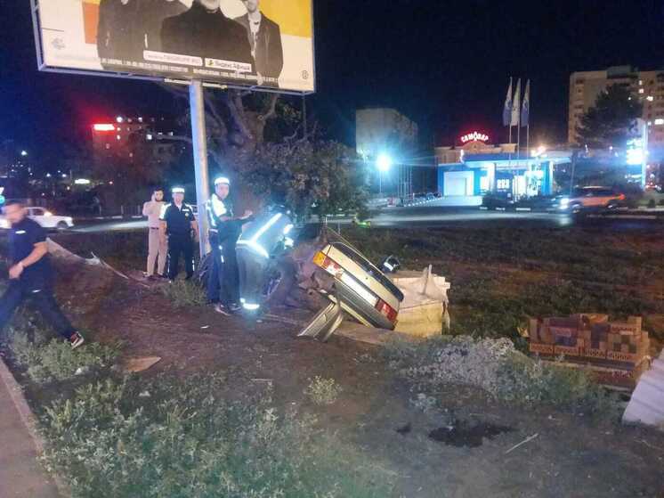 В Астрахани водитель потерял управление и устроил серьезную аварию