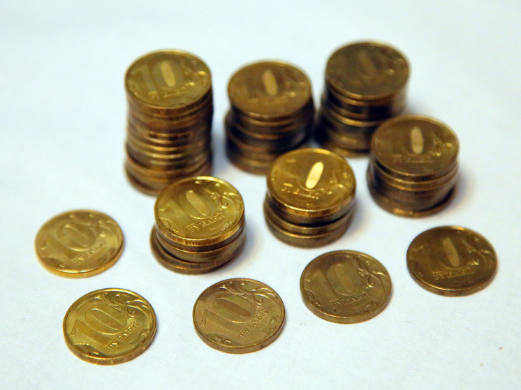 Минимальная стоимость базового набора школьных принадлежностей за год сократилась примерно на 18%