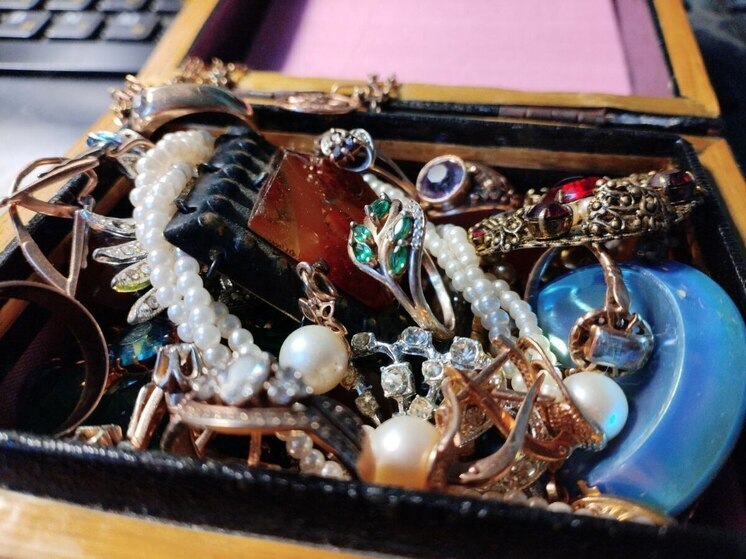 Жительница Черногорска вернулась из гостей с уловом – печаткой и уголовным делом