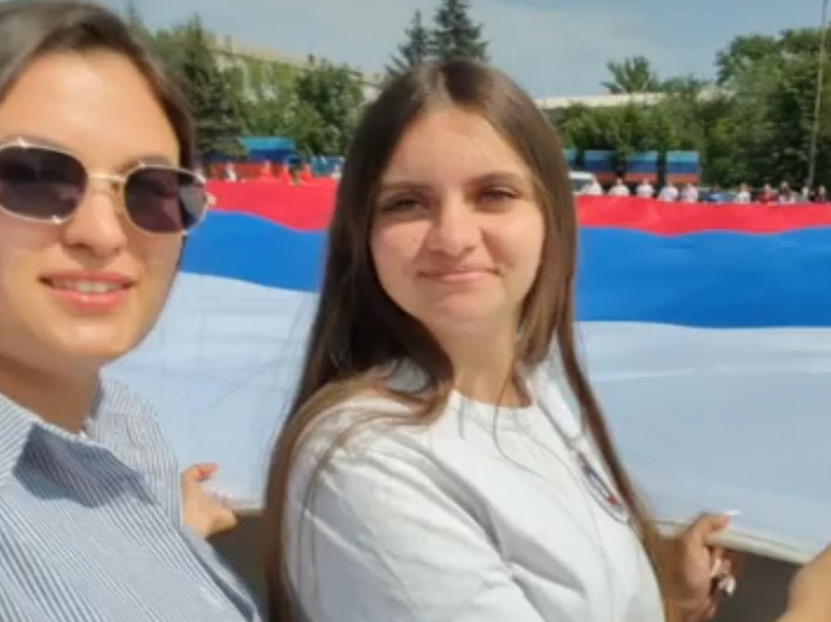 В Калмыкии проводят челлендж с триколором
