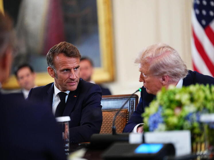 Во время встречи в Белом доме президент США Дональд Трамп в приватном разговоре с французским лидером Эммануэлем Макроном заявил, что Владимир Путин, по его мнению, стремится к заключению соглашения по Украине, причем мотивацией российского президента якобы является личное отношение к Трампу